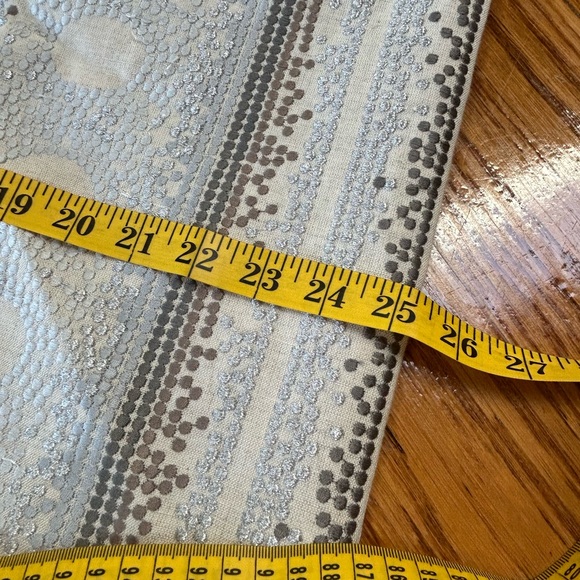 Kim Seybert pillow cover.  Linen blend. 25” square - Picture 9 of 10